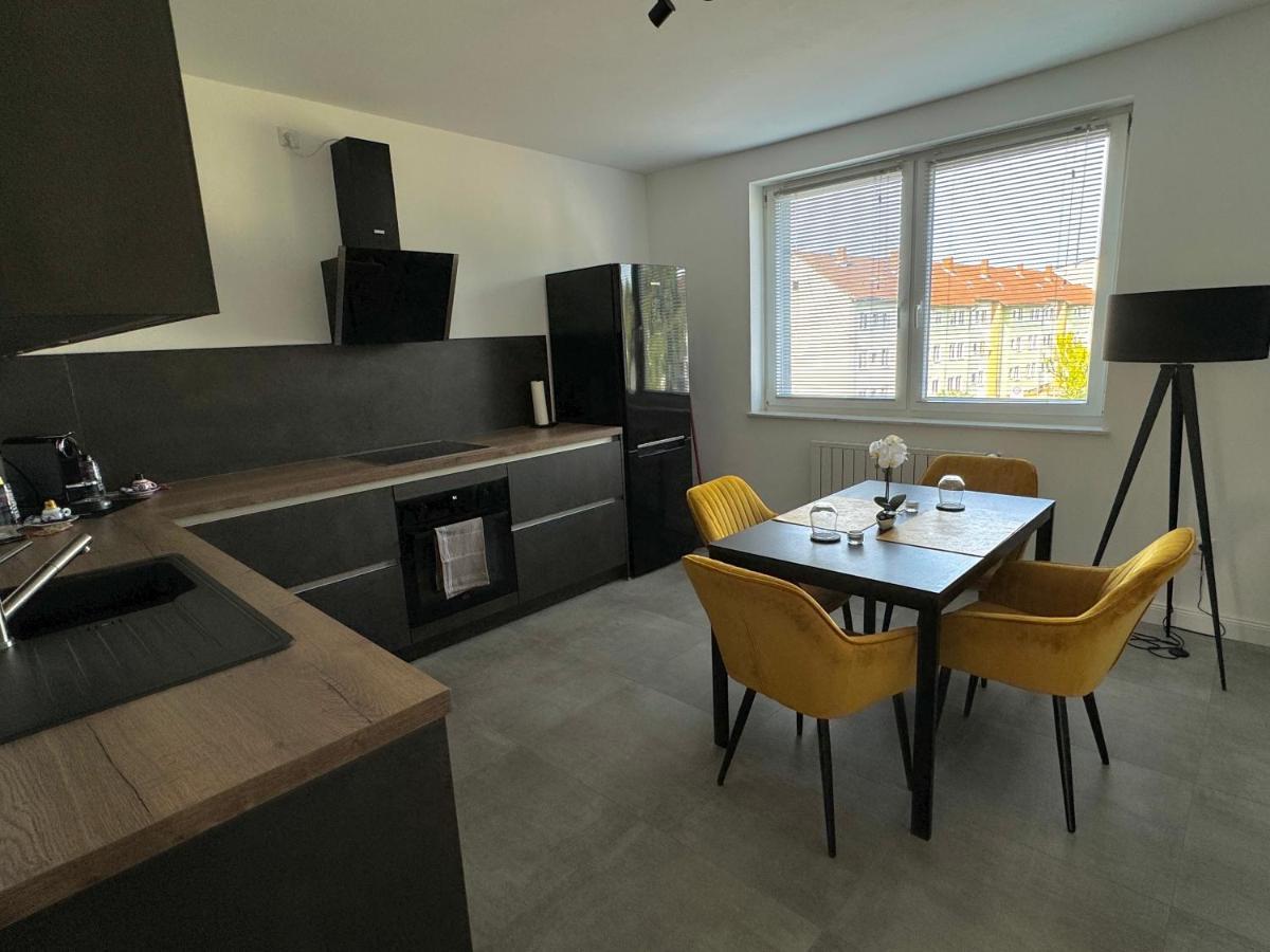 Moderne 2-Zimmer Wohnung Im Zentrum Von วอล์ฟสบวร์ก ภายนอก รูปภาพ